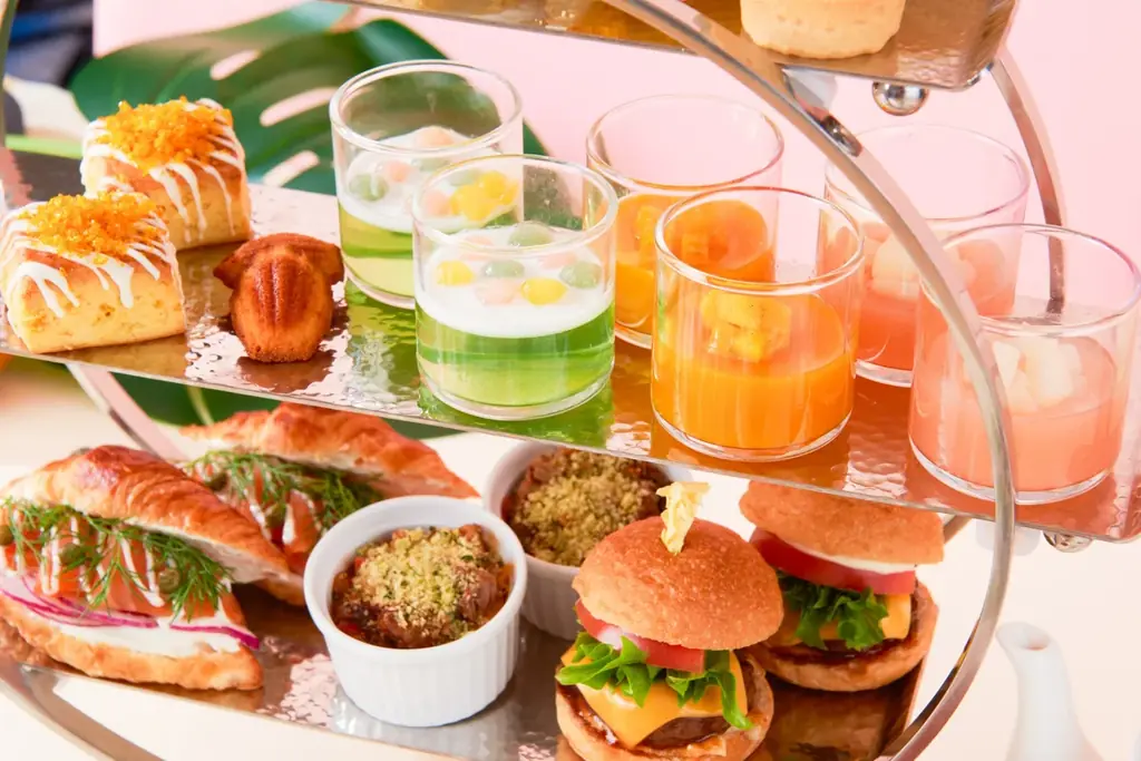 甘くて涼しい、眺めもごちそうなサマーアフタヌーンティーが新登場！ 画像 3