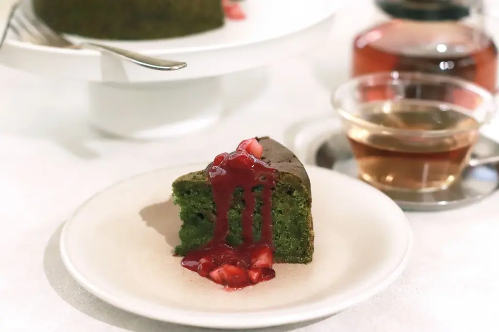 宇治抹茶の豊かな香りを楽しめるグルテンフリーのガトーショコラがCosme Kitchen Adaptationに新登場！ 画像 3