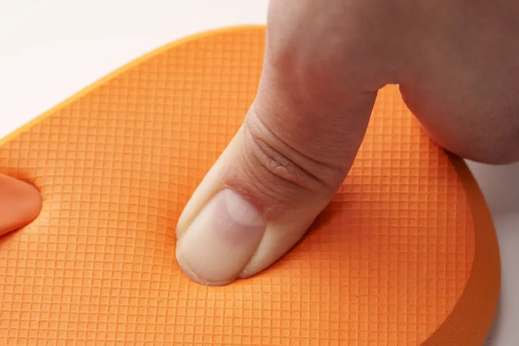 昨年17万足を販売したTIGORA ビーチサンダルからキース・ヘリングデザインが新登場！ 画像 5