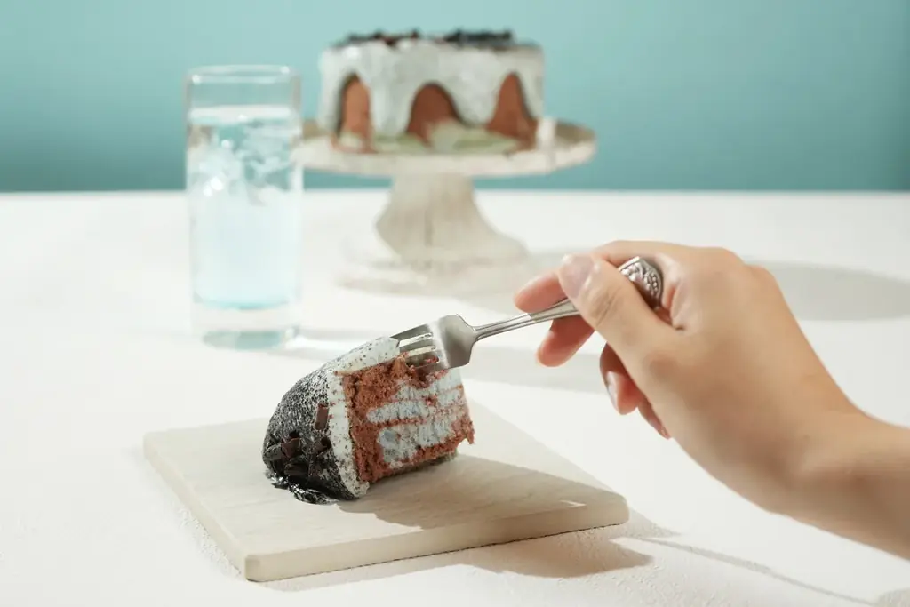 【新発売】手作りシフォンケーキ専門店 This is CHIFFON CAKE. から、ひと口で広がるチョコレートとミントの誘惑『チョコミントシフォン』が登場！ 画像 2