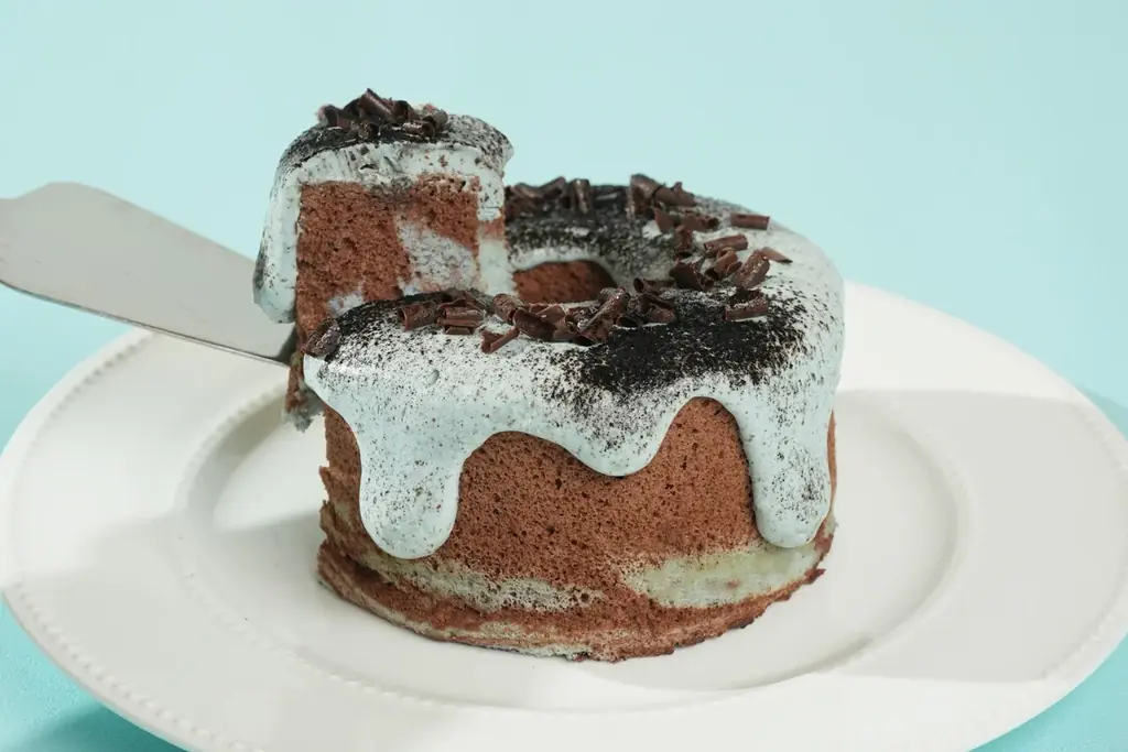 【新発売】手作りシフォンケーキ専門店 This is CHIFFON CAKE. から、ひと口で広がるチョコレートとミントの誘惑『チョコミントシフォン』が登場！ 画像 4