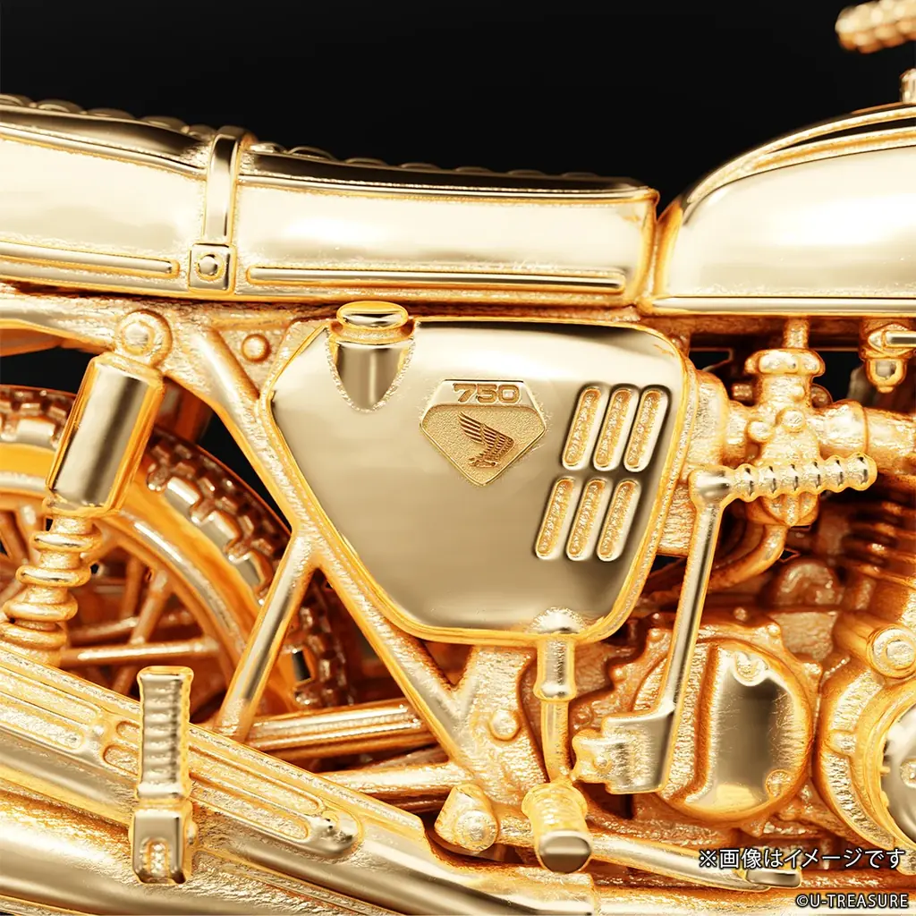 【Honda】”ナナハン”の代名詞「CB750FOUR」1969年モデルの1/24サイズ　シルバー製フィギュア。ナンバープレートにシリアルナンバーを刻印 画像 13