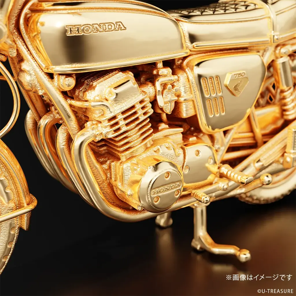 【Honda】”ナナハン”の代名詞「CB750FOUR」1969年モデルの1/24サイズ　シルバー製フィギュア。ナンバープレートにシリアルナンバーを刻印 画像 14