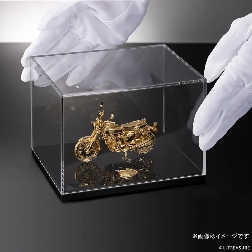 【Honda】”ナナハン”の代名詞「CB750FOUR」1969年モデルの1/24サイズ　シルバー製フィギュア。ナンバープレートにシリアルナンバーを刻印 画像 20