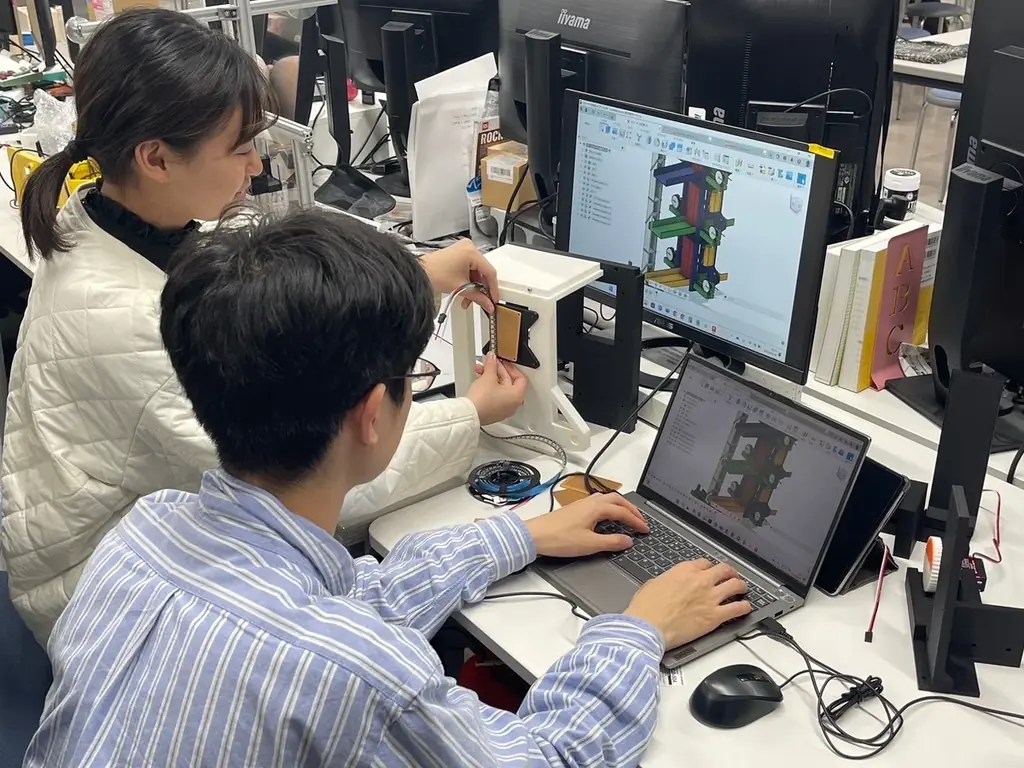 日本の製造業の技術が”走る”！大阪・関西万博で製造業対抗ミニ四駆大会を開催 画像 4