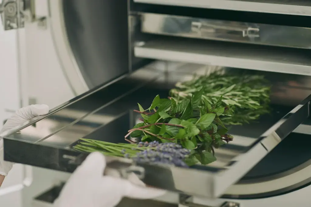 自社農園のハーブからつくる、香り豊かなハーバルティーを発売 画像 2