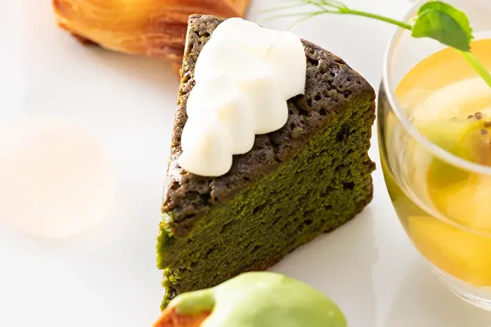 抹茶と夏の果実が織りなす贅沢アフタヌーンティー　京都東急ホテルで楽しむ「祇園辻利」の抹茶を使用した特別メニュー 画像 3