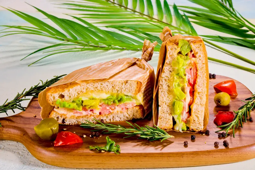 ナイトプールは平日がお得！7月限定「サマーEscapeプラン」で、夏休み最高のスタートダッシュを！ 画像 6