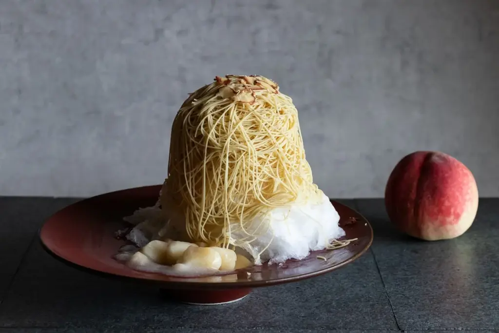 【和栗専門紗織】桃 × 和栗の夏ならではのデザート。『果織』『モンブラン桃氷』『モンブランソフト桃』期間限定発売！／紗織本店・ジェイアール京都伊勢丹 画像 2