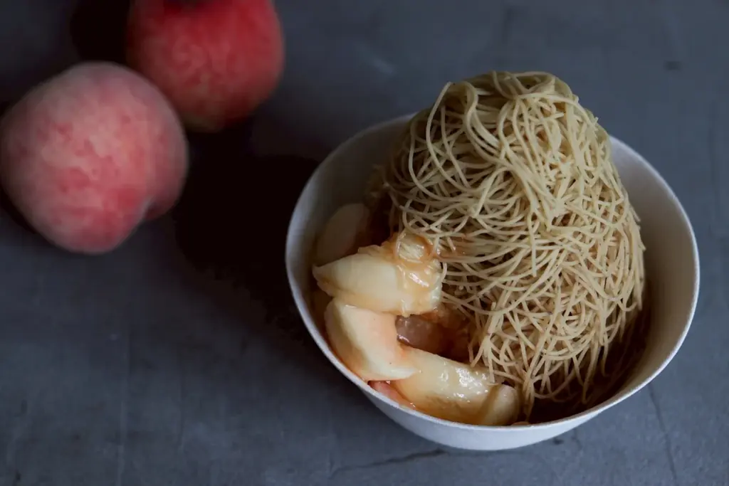 【和栗専門紗織】桃 × 和栗の夏ならではのデザート。『果織』『モンブラン桃氷』『モンブランソフト桃』期間限定発売！／紗織本店・ジェイアール京都伊勢丹 画像 3