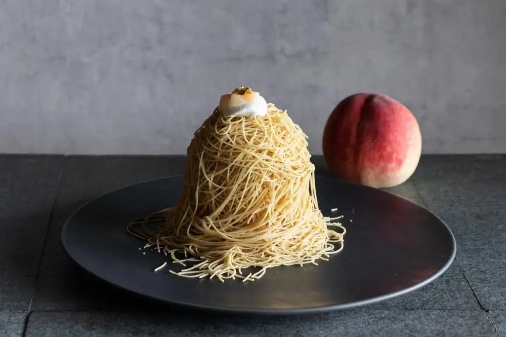 【和栗専門紗織】桃 × 和栗の夏ならではのデザート。『果織』『モンブラン桃氷』『モンブランソフト桃』期間限定発売！／紗織本店・ジェイアール京都伊勢丹 画像 4