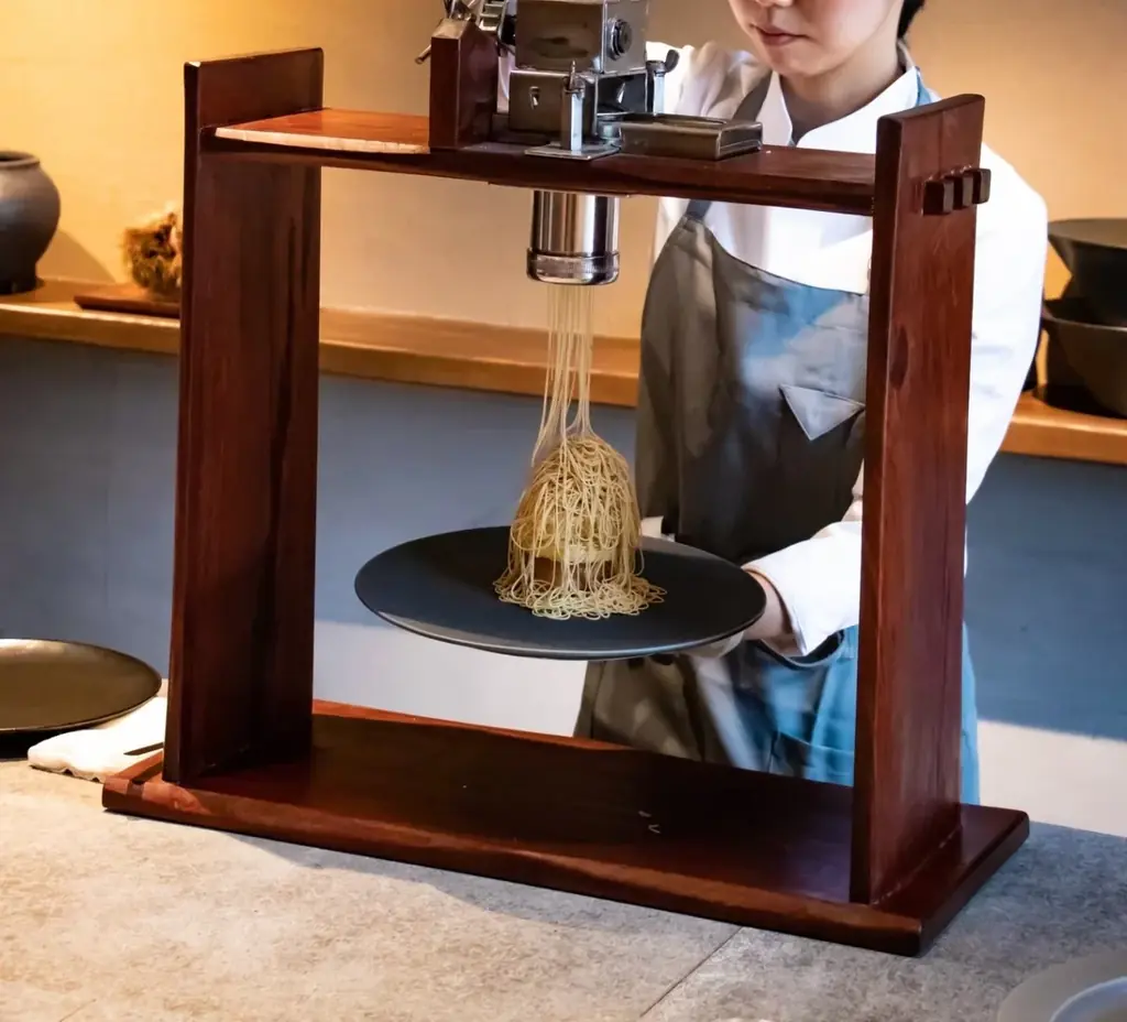 【和栗専門紗織】桃 × 和栗の夏ならではのデザート。『果織』『モンブラン桃氷』『モンブランソフト桃』期間限定発売！／紗織本店・ジェイアール京都伊勢丹 画像 7