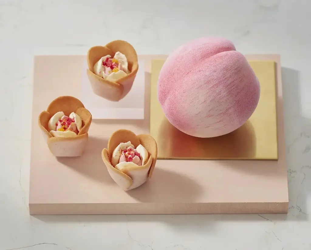 【阪急うめだ本店】桃！桃！桃！デパ地下が桃で溢れる2週間。桃を使用したスイーツやサラダ？！も登場！ 画像 15