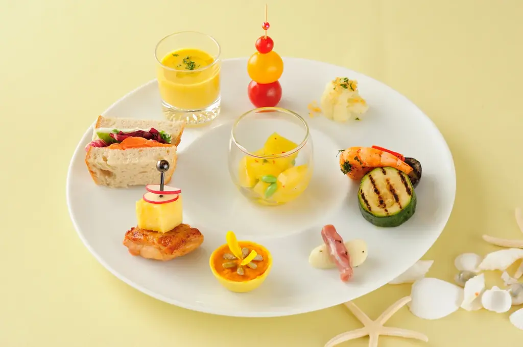 【ホテルグランヴィア岡山】開業30周年記念第4弾 桃の爽やかな風味が涼を誘うアフタヌーンティー『“Jaune” et “Blanc”』開催 画像 2