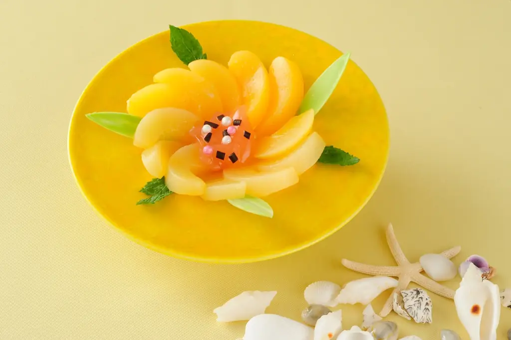 【ホテルグランヴィア岡山】開業30周年記念第4弾 桃の爽やかな風味が涼を誘うアフタヌーンティー『“Jaune” et “Blanc”』開催 画像 4