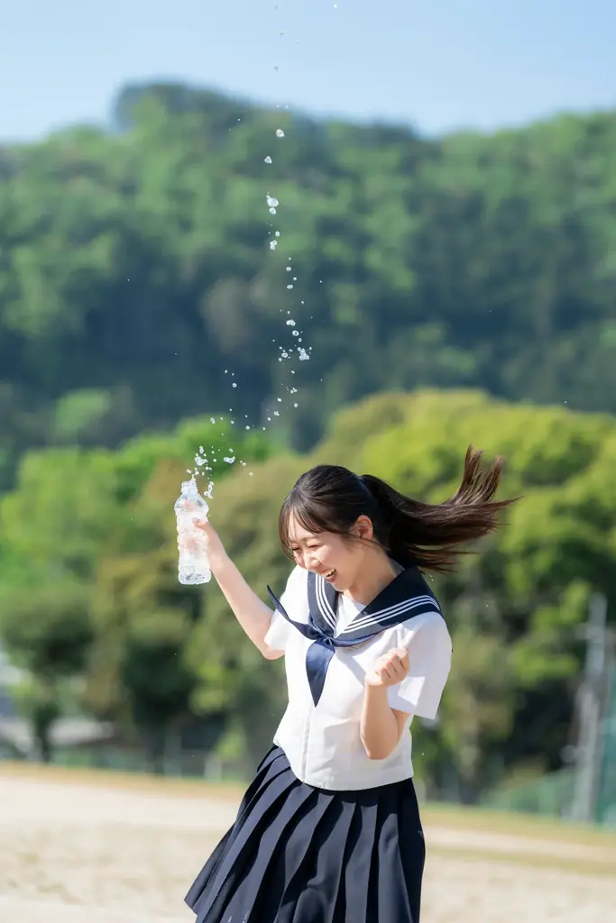 ちょっと大胆、でも愛らしい。STU48・内海里音1st写真集が2025年10月8日(水)に発売決定! 画像 3