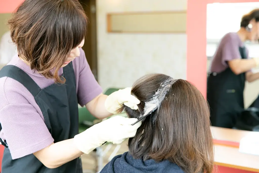 短時間・低価格で髪染めが出来るヘアカラー専門店「カラープラス」が2025年6月28日(土)に福井県福井市に44店舗目となる新店舗をオープン!全国展開を加速中で、FCオーナー様募集中! 画像 3