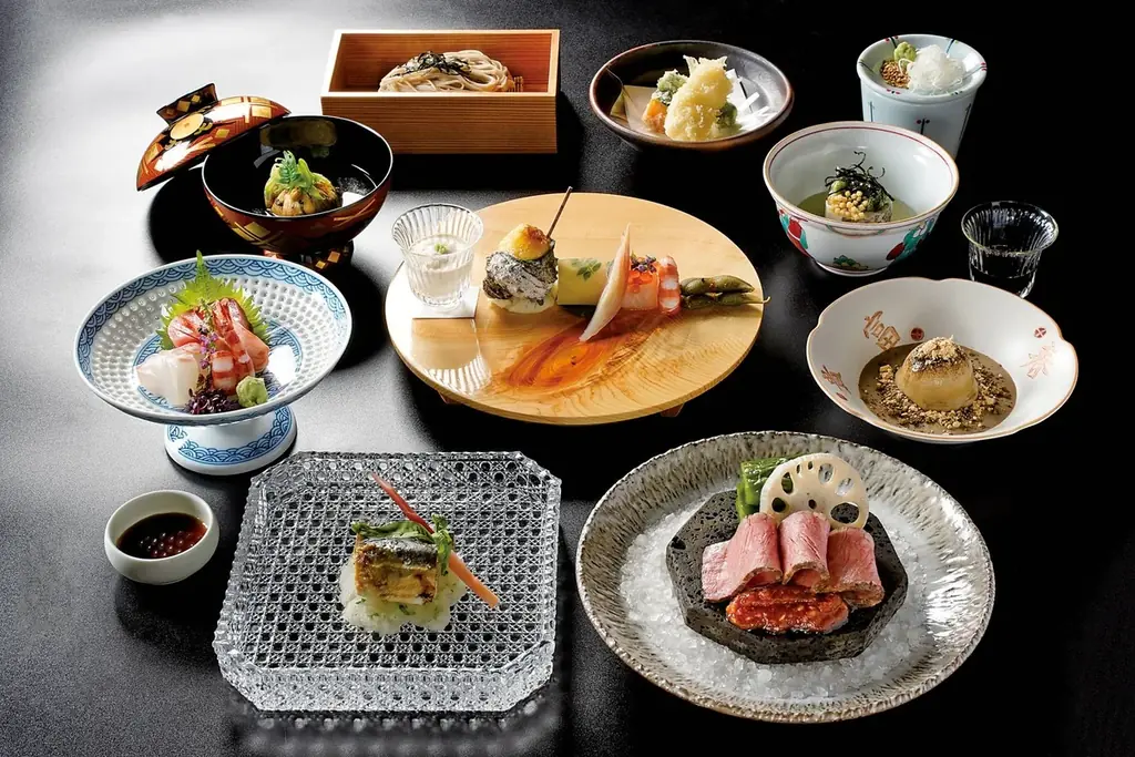 【明治記念館】“旬の会席料理に夏の食材を採り入れた献立が登場!” 完全個室の懐石料亭「花がすみ」で料理長お任せの「季節の会席」《夏》をお愉しみください 画像 3