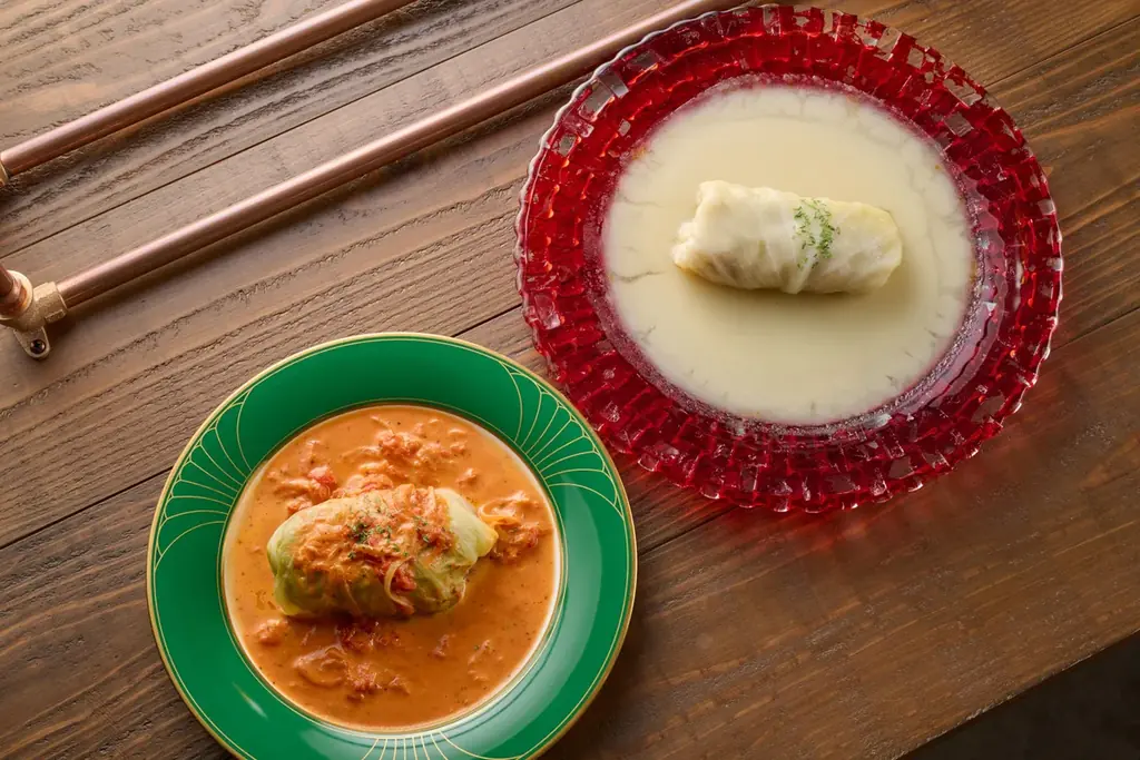 《TVでも紹介 ロールキャベツ専門店 and Roll》夏季限定メニューとして新作「カレー・ロールキャベツ」を発売！〜スパイス香る、とろけるキャベツ。夏の食欲に火をつける、新感覚ロールキャベツ登場〜 画像 3