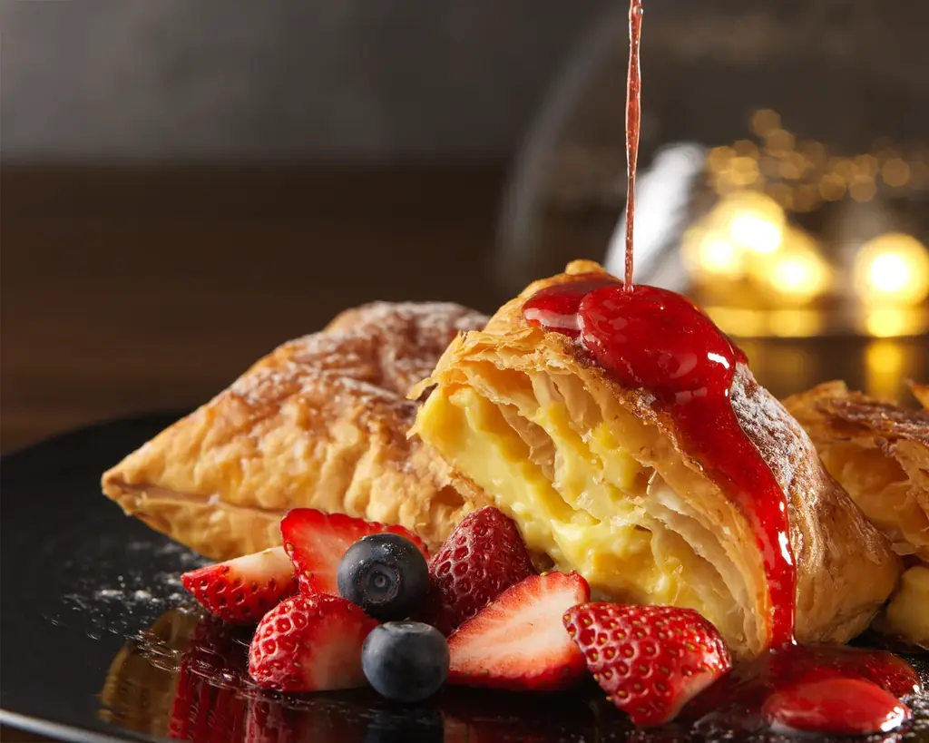 【ルタオパトス】北海道産の赤肉メロンの魅力を贅沢に味わう、この夏限定の新作パフェが2025年7月1日より販売開始。 画像 5