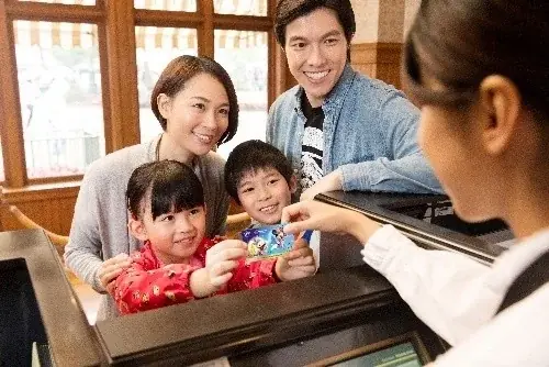 香港ディズニーランド・リゾート、20 周年記念イベント「最高にマジカルなパーティー」2025年6月28日（土）より魔法のきらめきと共に開幕！ 画像 12