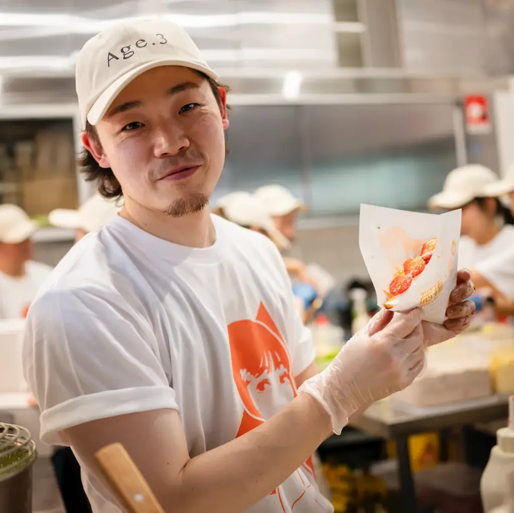 丸ごと鰻がバンズから“はみ出す”衝撃──浅草に新名物「鰻玉サンド」誕生 画像 2