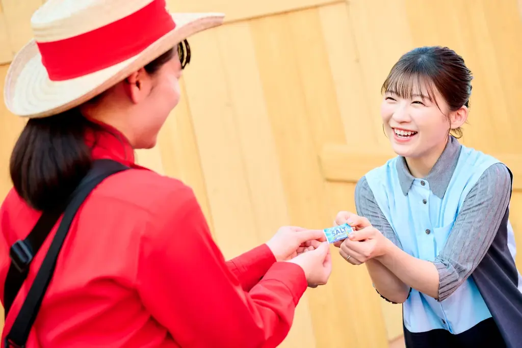 今年の夏は“COOLに超えろ!!”ユニバーサル・スタジオ・ジャパンの夏が明日 ７月１日（火）開幕伊藤沙莉さんがオープニング・セレモニーに登場し、暑さを吹き飛ばす“びしょ濡れ”演出で開幕を宣言！ 画像 3