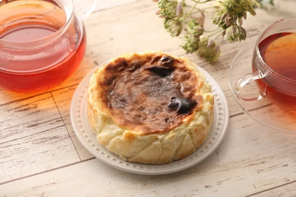 【バスクチーズ並木】ひんやり濃厚な贅沢を夏のご挨拶に。期間限定シール付きバスクチーズケーキで贈る、心に残る夏ギフト 画像 1