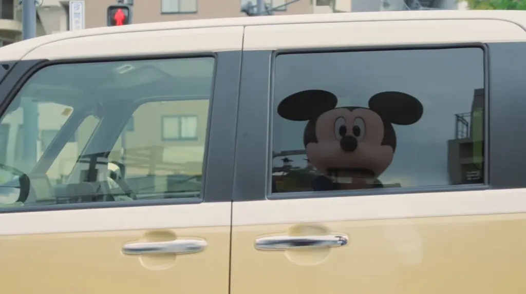 ミッキーマウスが「ディズニー★JCBカード」のTVCMに登場！舞台は “東京・渋谷” のど真ん中！? 「ミッキー＆フレンズ In Real Life」篇を2025年7月1日（火）より 全国にてOA開始 画像 5