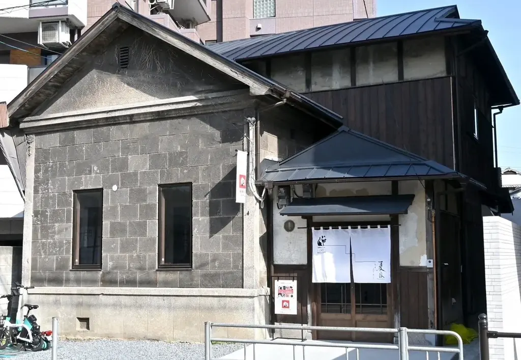 【あべの 猫ごよみ展】大阪市阿倍野区の保護猫施設「ホーリーハウス」にて月替わりで猫作家展を開催。落ち着いた古民家で、猫と美食に癒され、個性あふれる猫作品と出会えるー。ご来場が保護猫の支援に繋がります。 画像 8