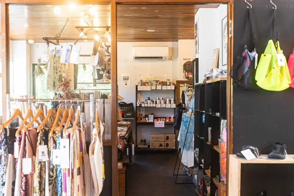 【泊まれる公園 INN THE PARK 沼津】日帰りでも立ち寄りたい。森の中のセレクトショップへようこそ 画像 10