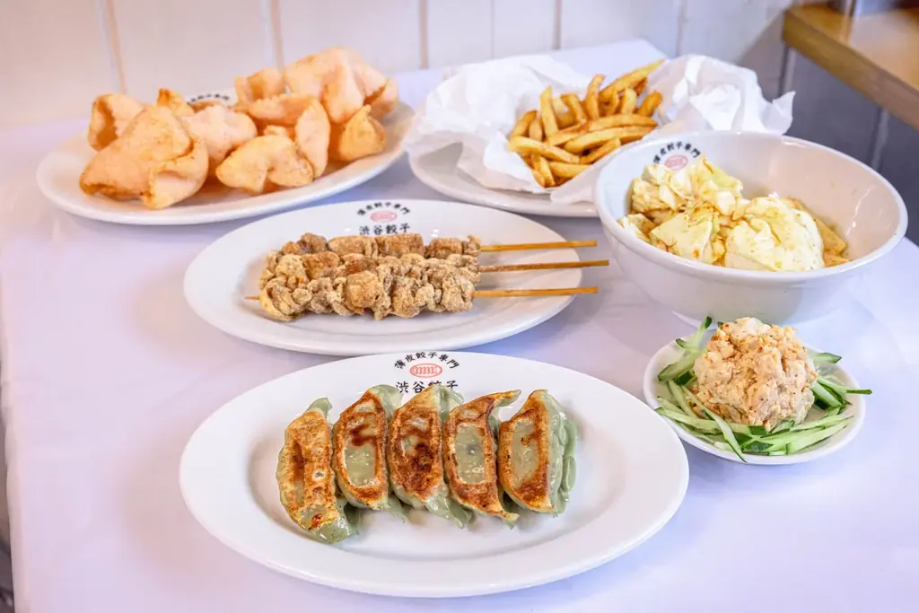 【渋谷餃子】衝撃の再現度！ 7月8日(火)より山芳製菓監修 『わさビーフ餃子』 含むコラボ商品を発売 画像 4