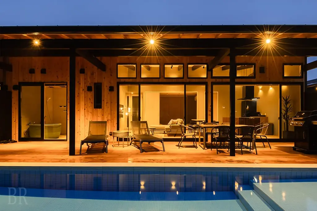 “泊まる × 光のアート”――埼玉・秩父の夜に幻想を灯す宿泊体験「秩父別邸 木叢」×「株式会社シバサキ」のコラボレーション～記念日や特別な夜を彩るライトアップ演出を開始～ 画像 7