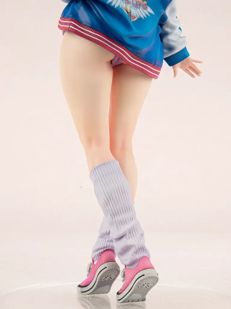 大人気イラストレーター、緒方てい先生が描く『スカジャン彼女はクールでいたい! 神楽京香』がフィギュアで登場。あみあみ限定でご案内中。 画像 15