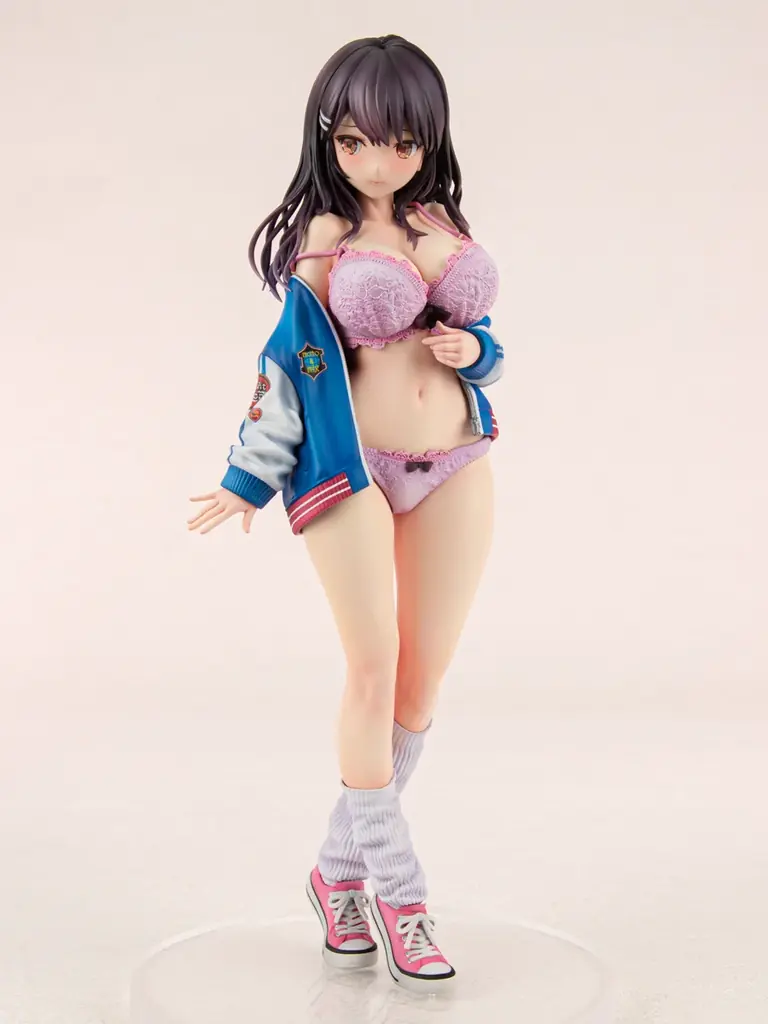 大人気イラストレーター、緒方てい先生が描く『スカジャン彼女はクールでいたい! 神楽京香』がフィギュアで登場。あみあみ限定でご案内中。 画像 4