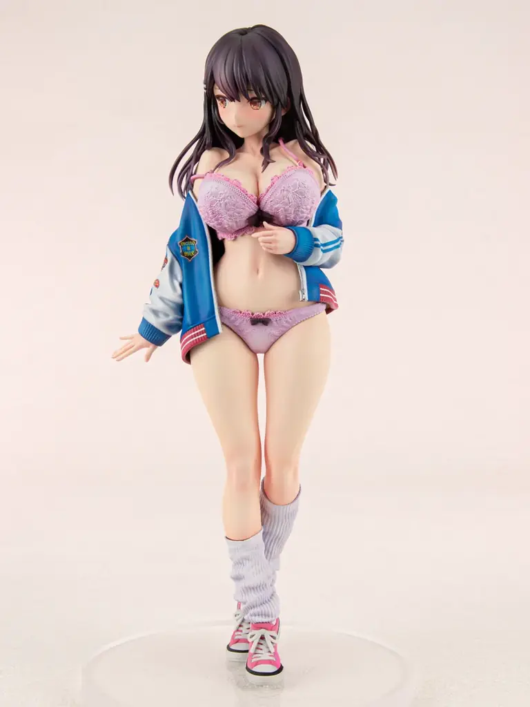大人気イラストレーター、緒方てい先生が描く『スカジャン彼女はクールでいたい! 神楽京香』がフィギュアで登場。あみあみ限定でご案内中。 画像 5