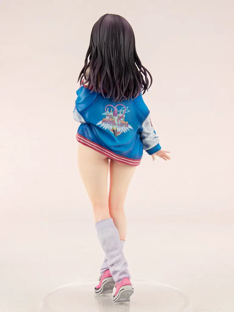 大人気イラストレーター、緒方てい先生が描く『スカジャン彼女はクールでいたい! 神楽京香』がフィギュアで登場。あみあみ限定でご案内中。 画像 8