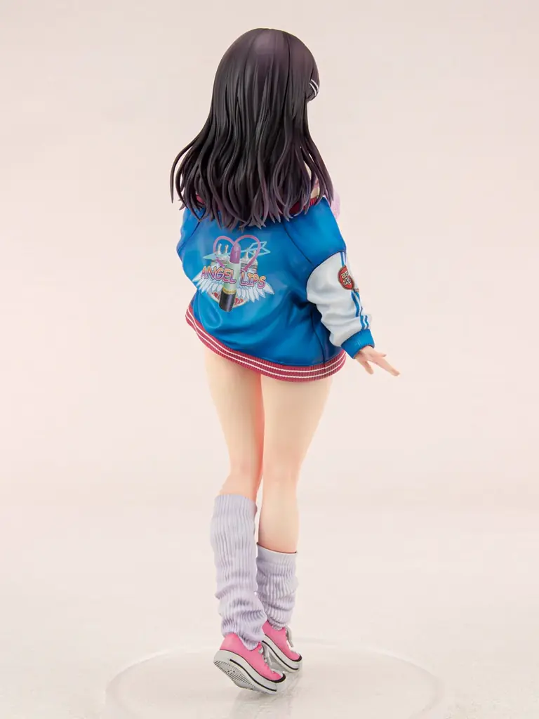 大人気イラストレーター、緒方てい先生が描く『スカジャン彼女はクールでいたい! 神楽京香』がフィギュアで登場。あみあみ限定でご案内中。 画像 9