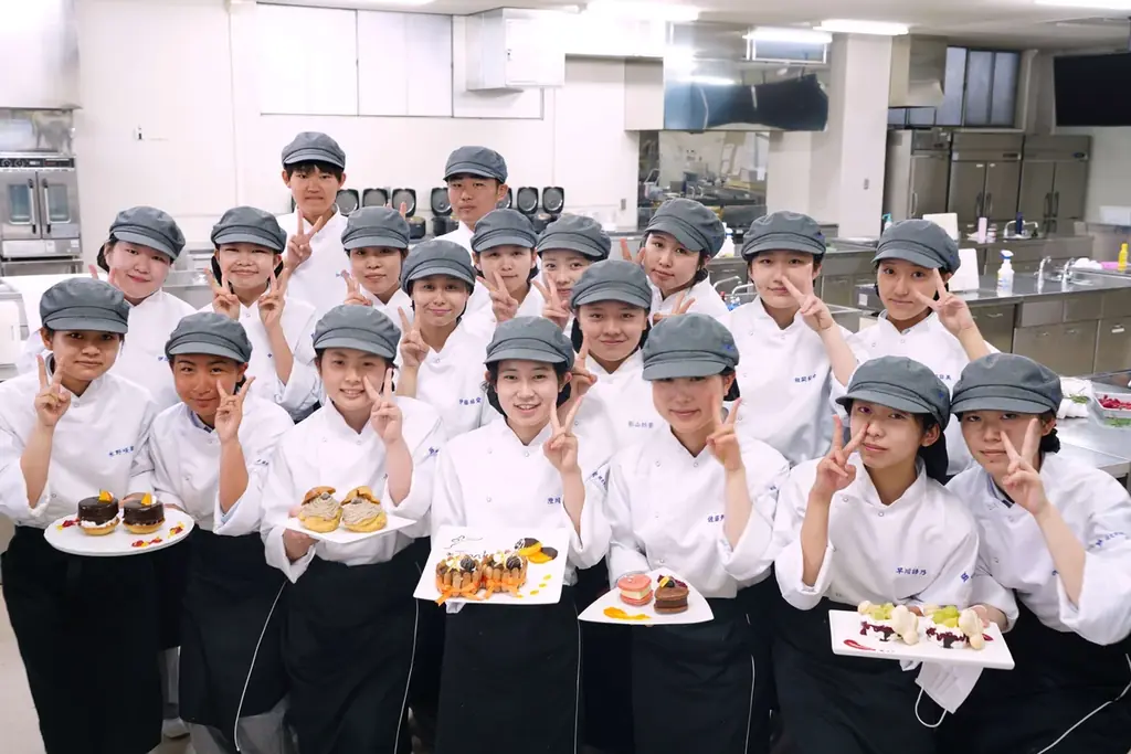 【名鉄小牧ホテル】 産学連携プロジェクトにより新デザートが誕生 ～ 地元高校生が「バリッチェ」ホテルデザートメニュー開発に本気チャレンジ ～ 画像 1