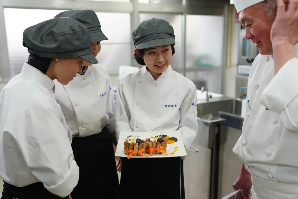 【名鉄小牧ホテル】 産学連携プロジェクトにより新デザートが誕生 ～ 地元高校生が「バリッチェ」ホテルデザートメニュー開発に本気チャレンジ ～ 画像 10
