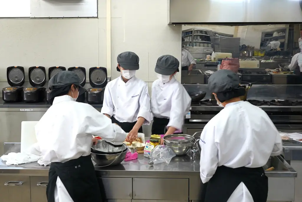 【名鉄小牧ホテル】 産学連携プロジェクトにより新デザートが誕生 ~ 地元高校生が「バリッチェ」ホテルデザートメニュー開発に本気チャレンジ ~ 画像 2