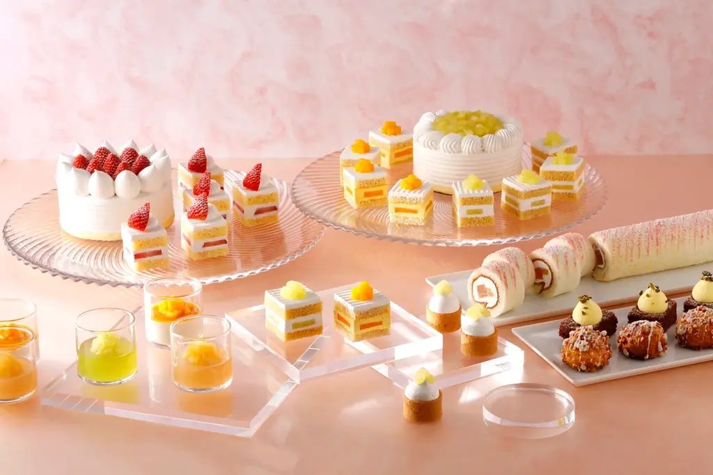 3種のショートケーキ食べ比べが叶う！“ピーチ”も加わった真夏のご褒美ビュッフェはこれで決まり！ 画像 1
