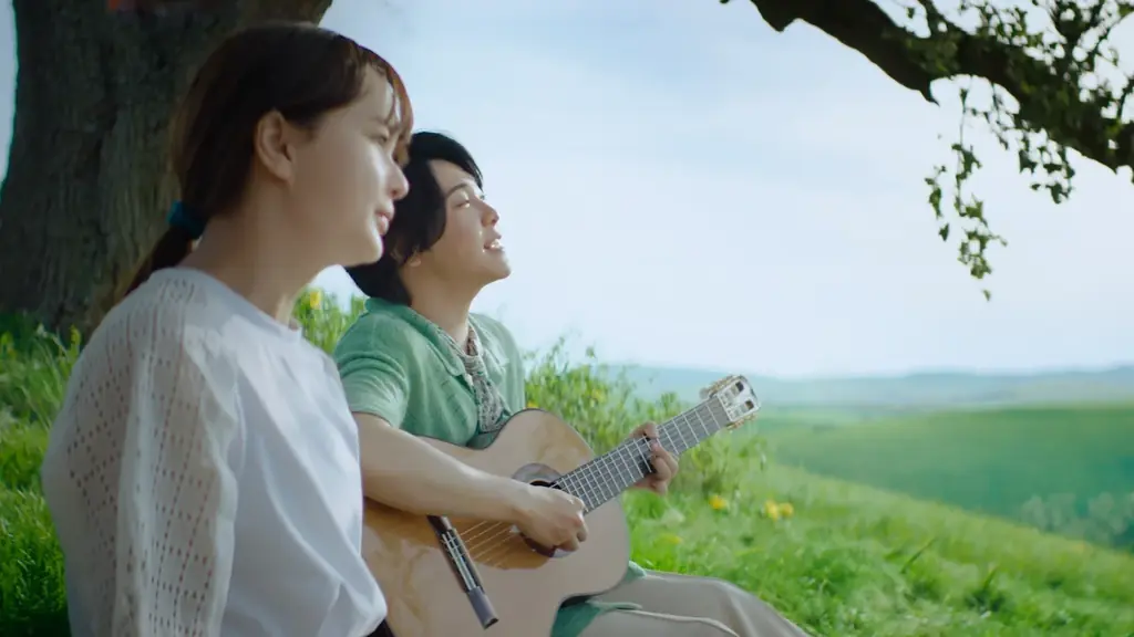 「淡麗グリーンラベル」新CM公開！多部未華子さん、Mrs. GREEN APPLE大森元貴さんがハンガリーの壮大な自然の中で“いいオフ♪”を満喫「ケセラセラ」アコースティックバージョンも初公開 画像 6