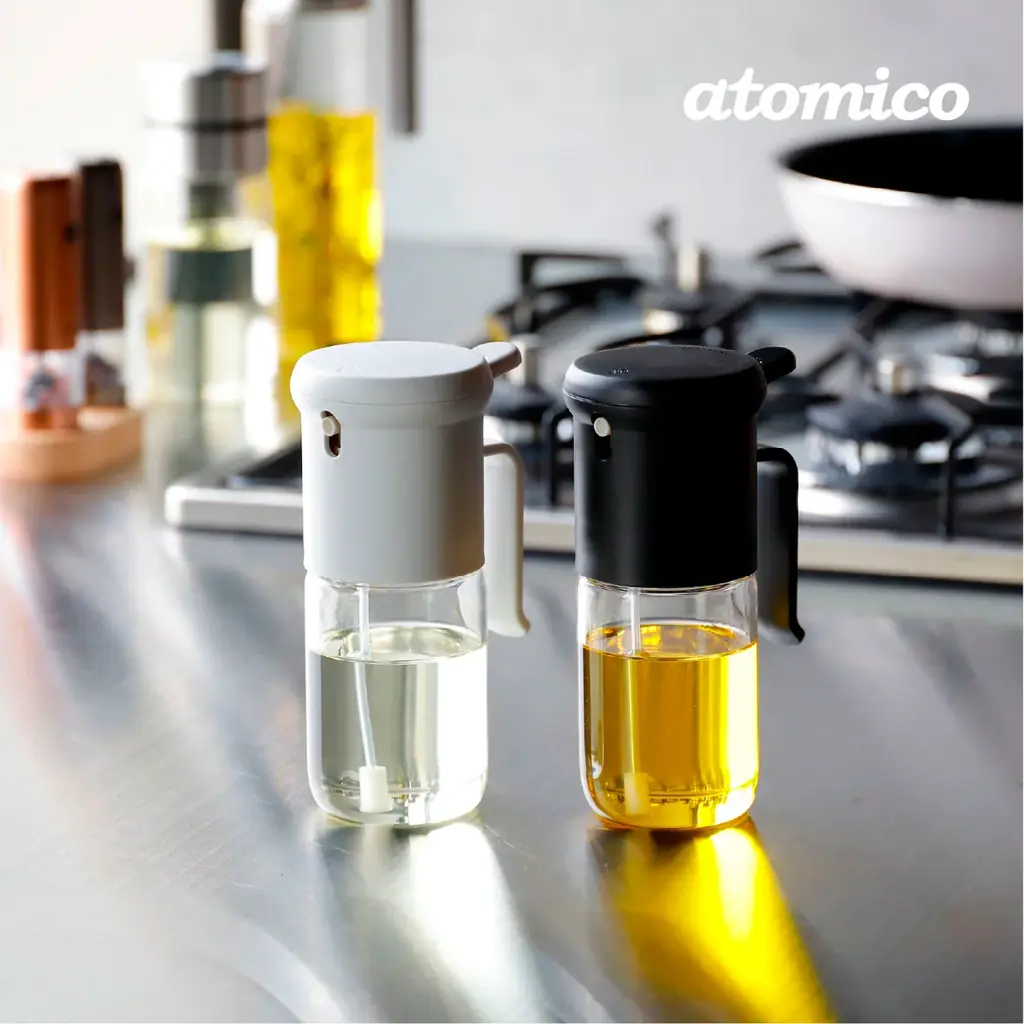 2025年6月発売のatomico耐熱ガラスオイルスプレーでヘルシー調理
