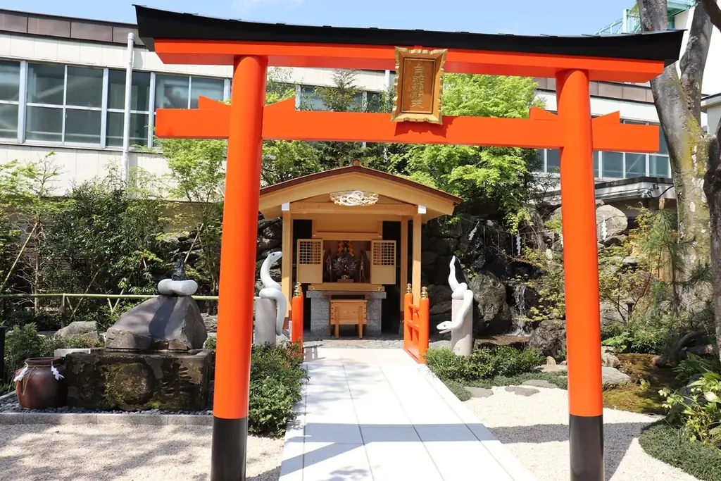 白蛇を祀る「蛇窪神社」監修の、“開運をコーディネイトする！？”お財布とハッピーチャーム7月10日(木)発売！ 画像 10