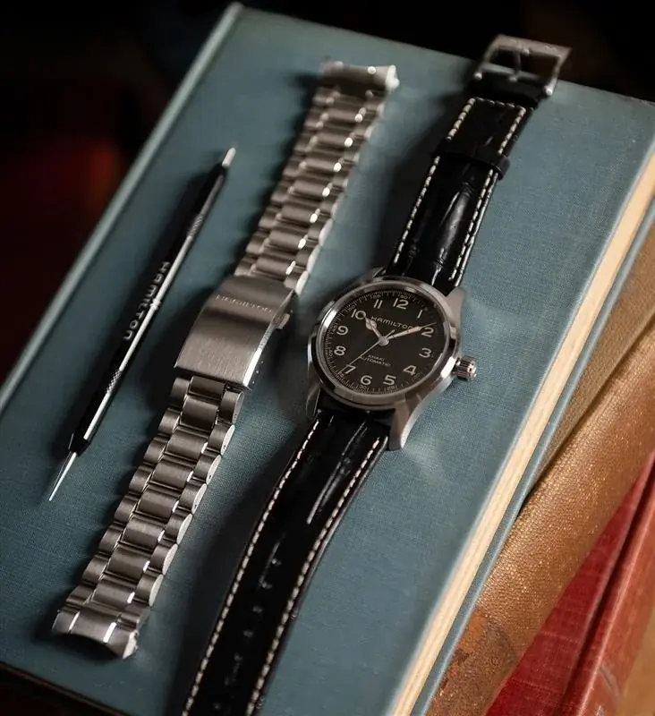 2種のストラップで自在なスタイリング「カーキ フィールド マーフ バンドルセット」が登場 画像 2