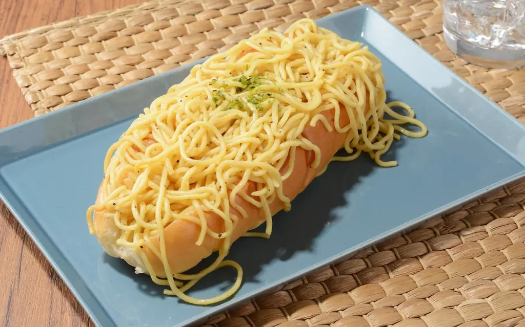 Pontaパス×ローソンコラボの新商品、「具！パン チキンカツ&メンチカツ カレーソース」「具！パン 塩焼きそば」を7月8日に発売 画像 3