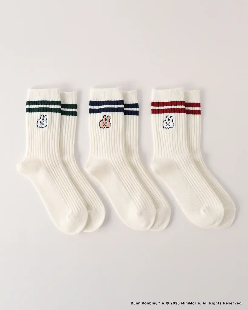 アジア圏で人気のキャラクター「バニーコンビニ」とのコラボソックス企画、2025年7月11日(金)、「靴下屋」対象店舗と公式オンラインストアで発売。限定店舗でカスタム刺繍サービスも 画像 2