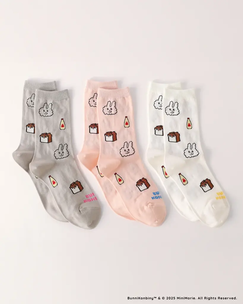 アジア圏で人気のキャラクター「バニーコンビニ」とのコラボソックス企画、2025年7月11日(金)、「靴下屋」対象店舗と公式オンラインストアで発売。限定店舗でカスタム刺繍サービスも 画像 5