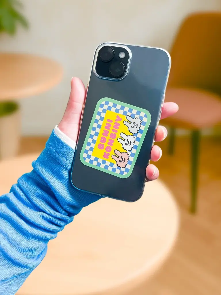 アジア圏で人気のキャラクター「バニーコンビニ」とのコラボソックス企画、2025年7月11日(金)、「靴下屋」対象店舗と公式オンラインストアで発売。限定店舗でカスタム刺繍サービスも 画像 8